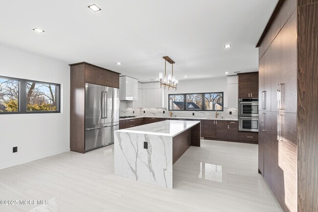 Building Photo - 459 Harnell Ave