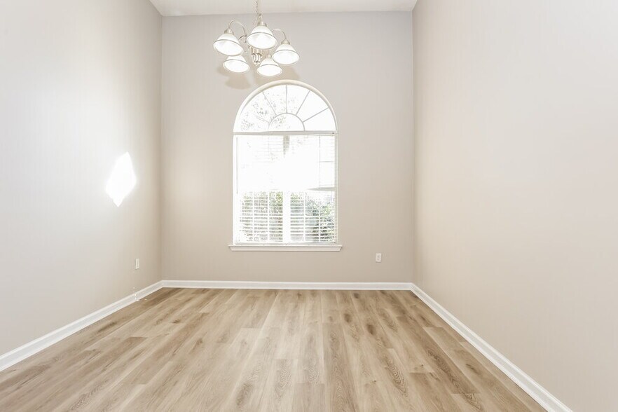 Building Photo - 7730 Shadow Fork Ln