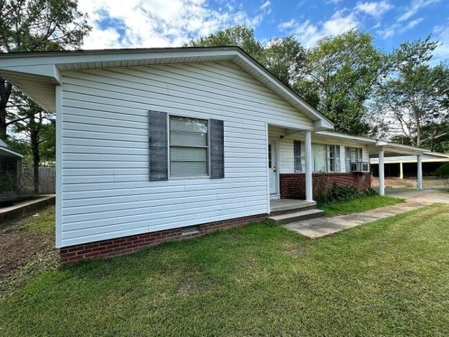 Building Photo - 1044 Cooper Rd