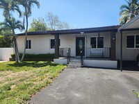 Building Photo - 7321 SW 18th St