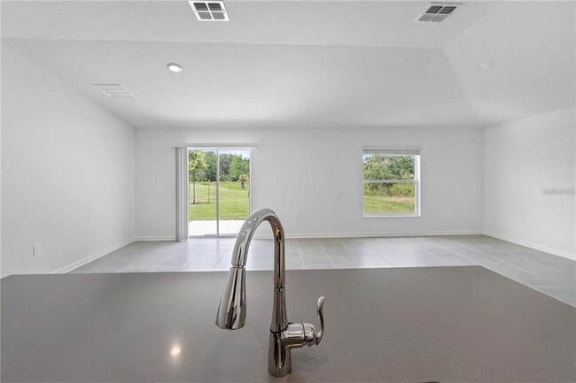 Building Photo - 852 Daring Dr