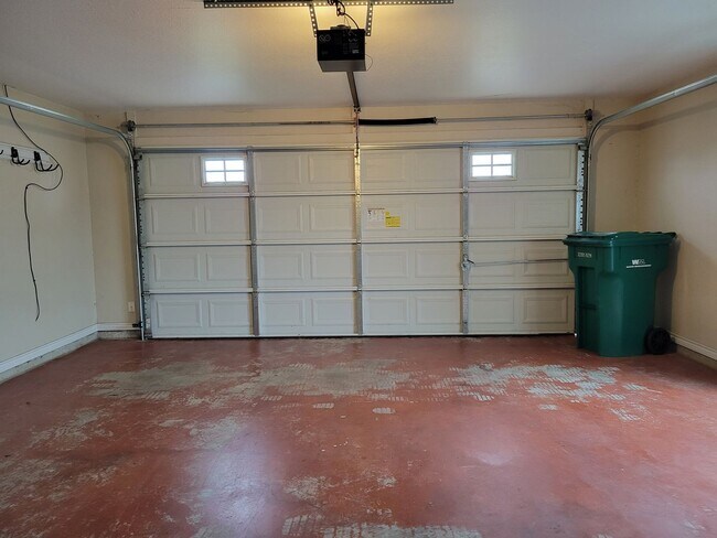 Building Photo - 2501 Leatherwood Dr
