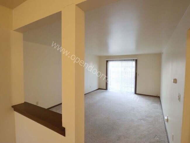 Building Photo - 1000 Old Brick Rd