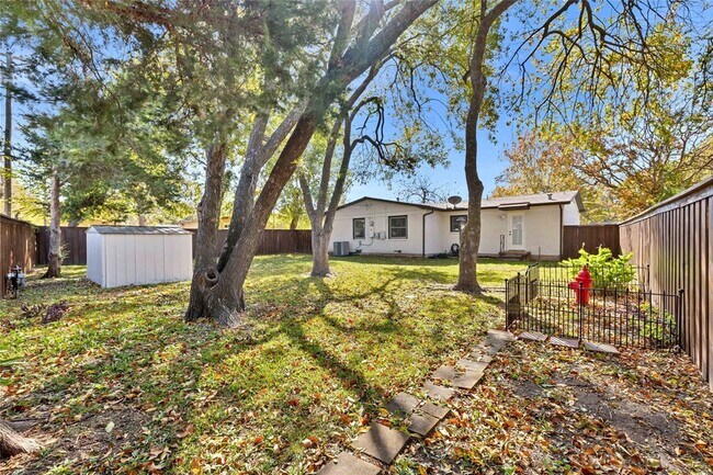 Building Photo - 10506 Sandra Lynn Dr
