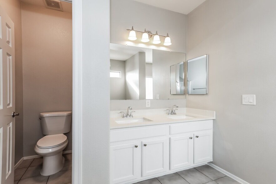 Building Photo - 6409 W Pioneer St