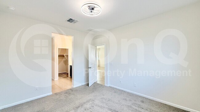 Building Photo - 17421 W Daley Ln