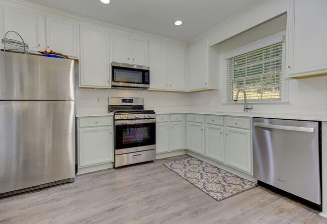 Building Photo - 27 Mt Vernon Cir