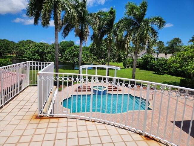 Building Photo - 17885 Fieldbrook Cir E