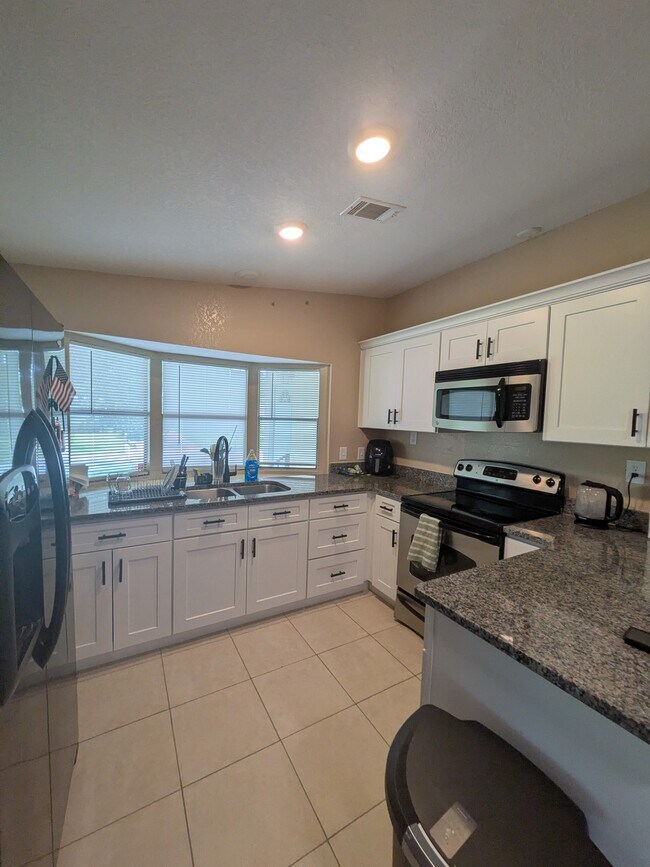 Building Photo - 2737 Cranmoor Dr