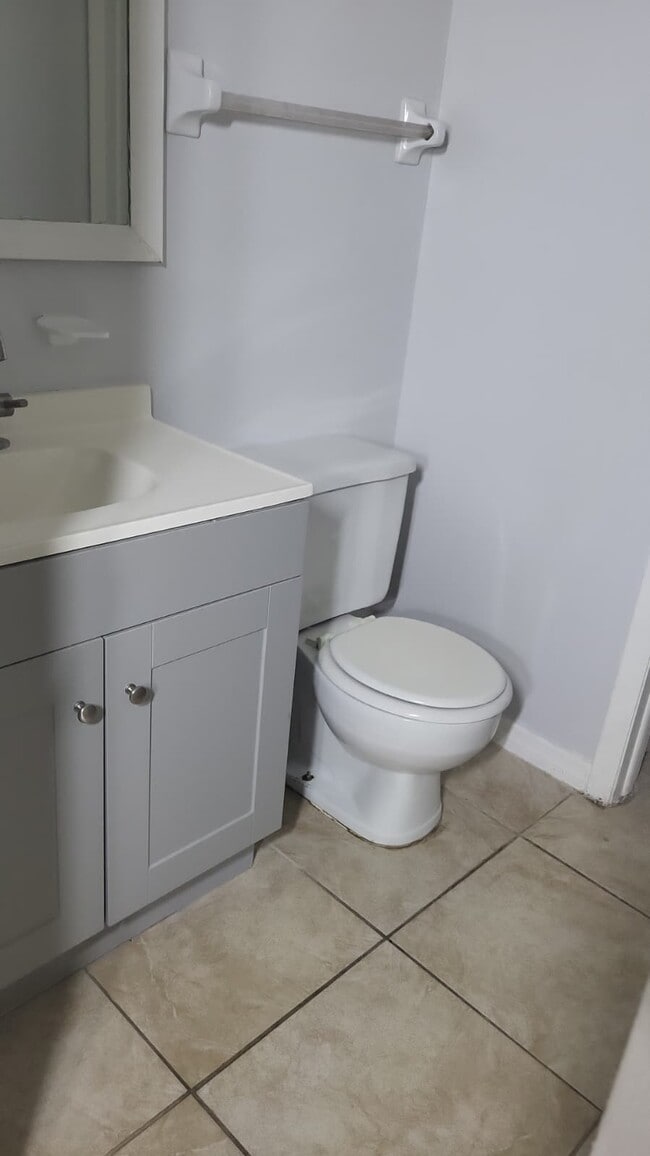 Building Photo - 1508 S Lee Ave