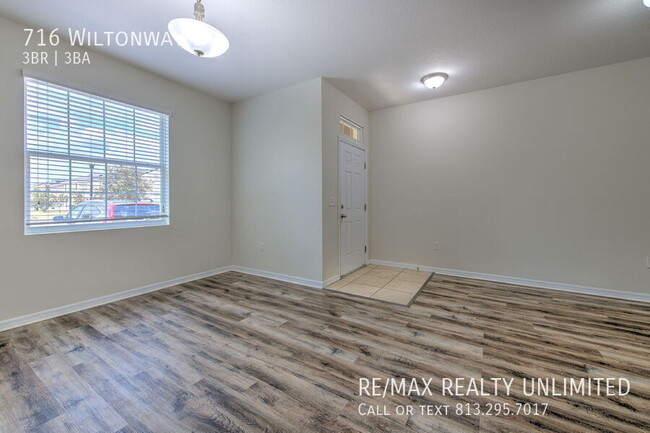 Building Photo - 716 Wiltonway Dr