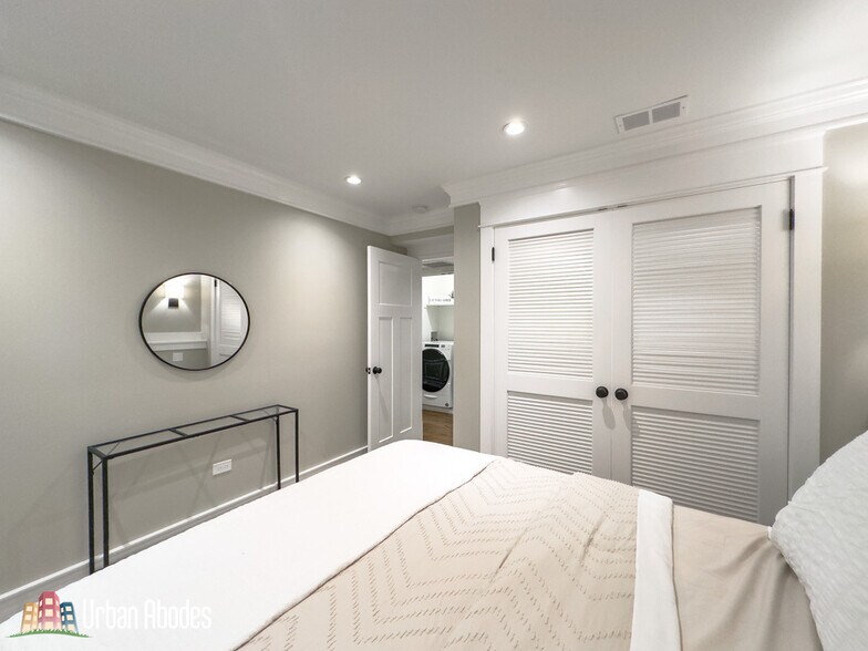 Building Photo - 3453 N Hoyne Ave