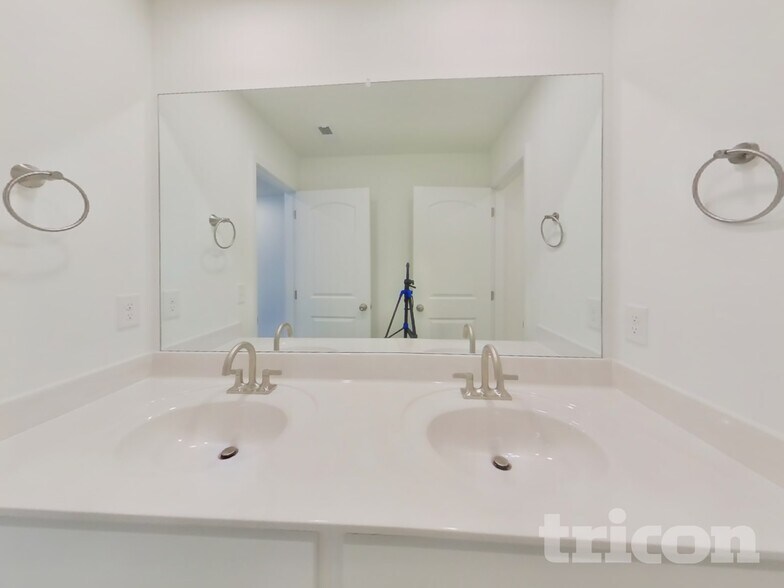 Building Photo - 1361 Georgetown Dr