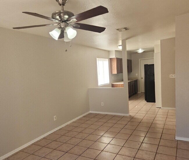 Building Photo - MARVELOUS TWO BEDROOMS AND ONE BATHROOM AV...