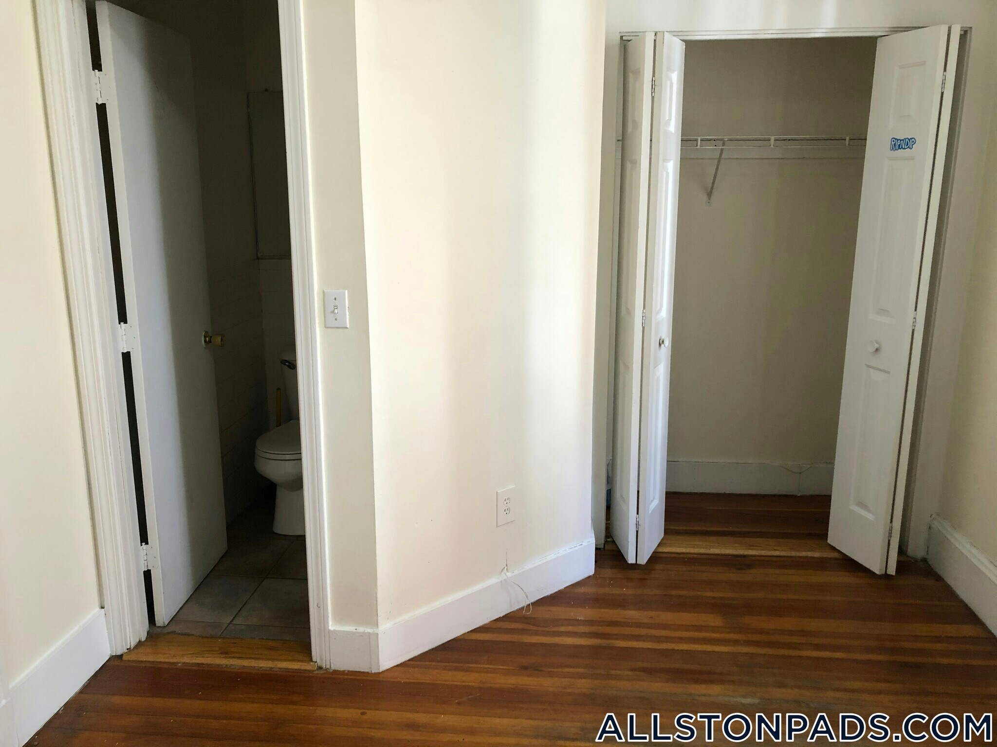 Building Photo - 15 Barrows St