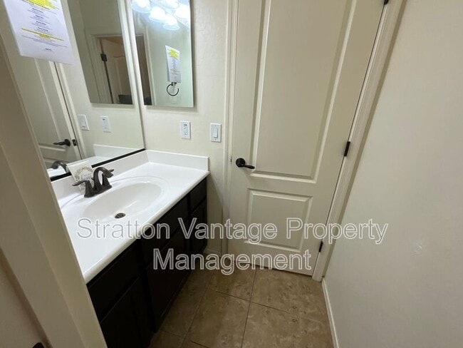 Building Photo - 3432 E Russell St