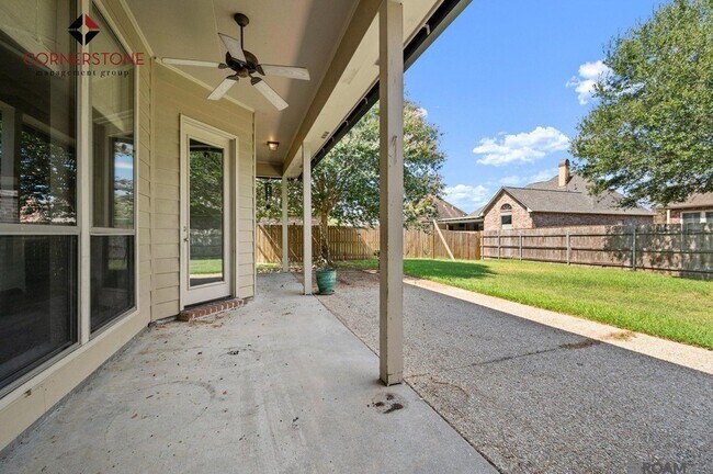 Building Photo - 8564 Grand View Dr