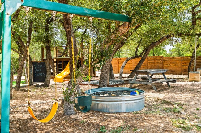 Building Photo - 9801 Mor Dr