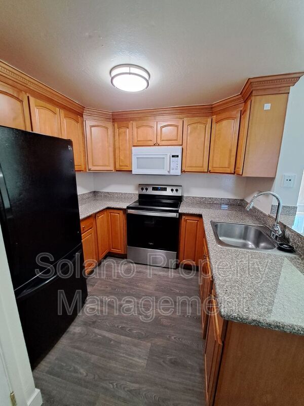 Building Photo - 145 Del Rey Ct