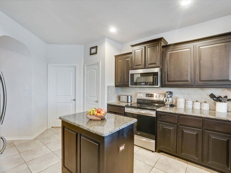Building Photo - 10704 Ersebrook Ct
