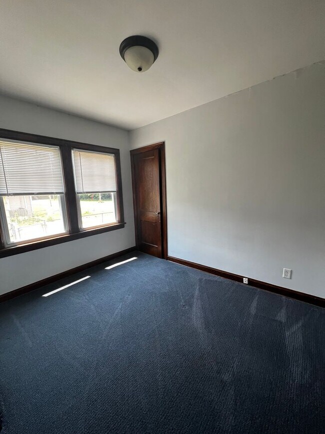Building Photo - 1455 W 12th St
