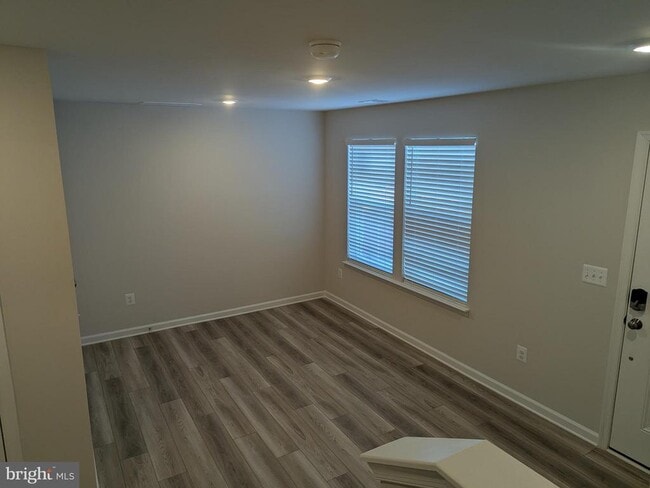 Building Photo - 212 Swan Fld Ave