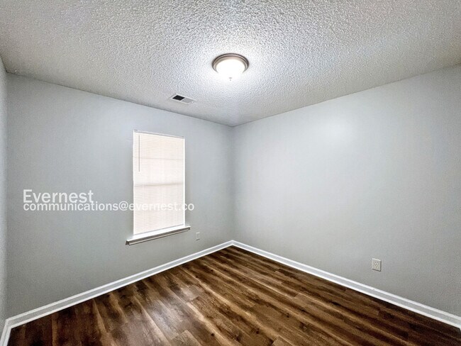 Building Photo - 1036 Cambrain Cove