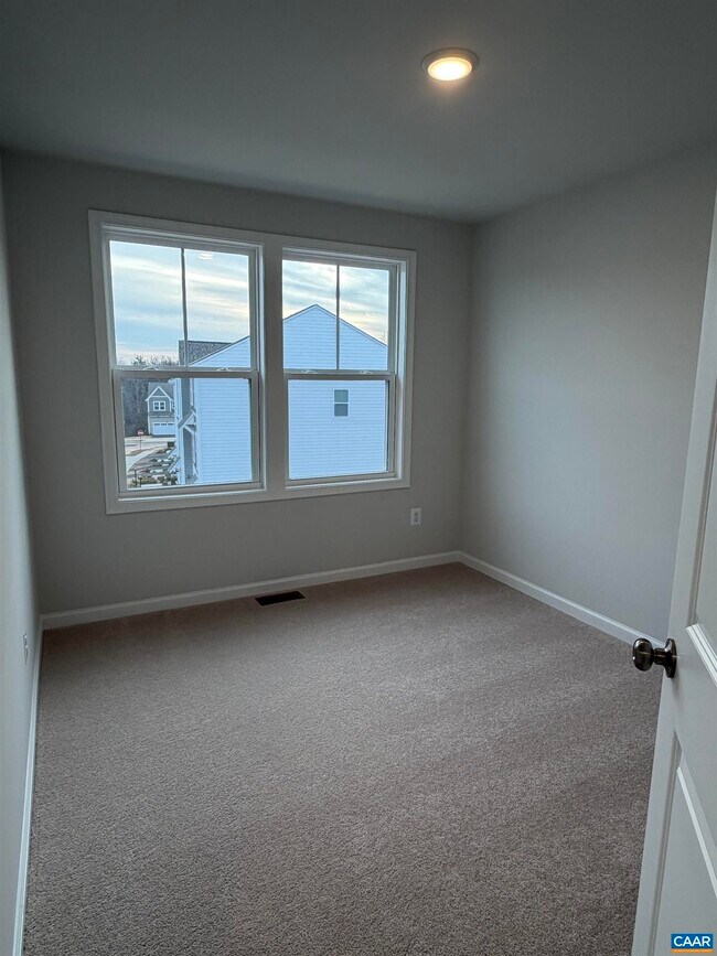 Building Photo - 5992 Cling Ln