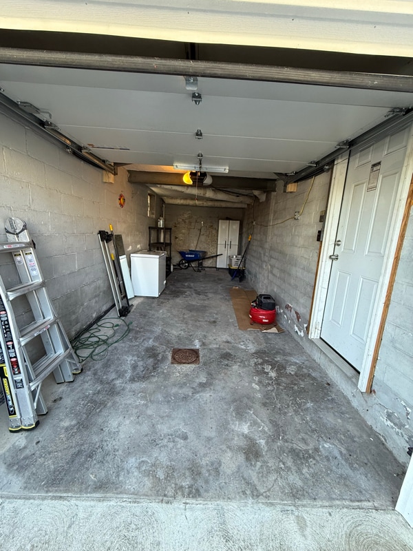 Building Photo - 4221 Tuxey Ave