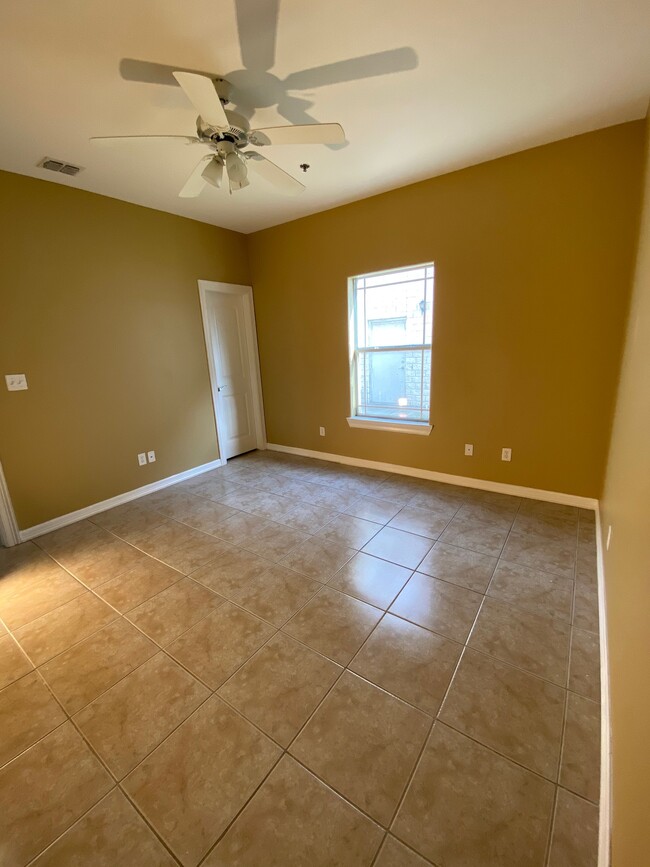 Pike Plaza 515 E Pike Blvd Weslaco TX 78596 Apartment Finder