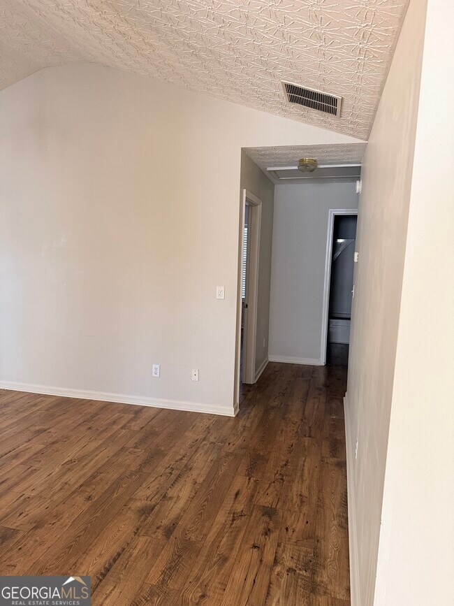 Building Photo - 128 Shadowbrooke Cir SW