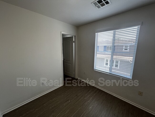 Building Photo - 1563 Hackberry Pl