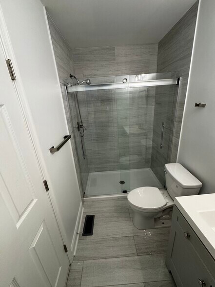 Newly renovated upscale luxury bathroom - 2448 Lakeview Ave