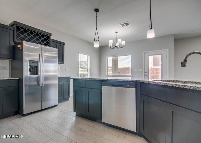 Building Photo - 916 Mormon Tea Dr