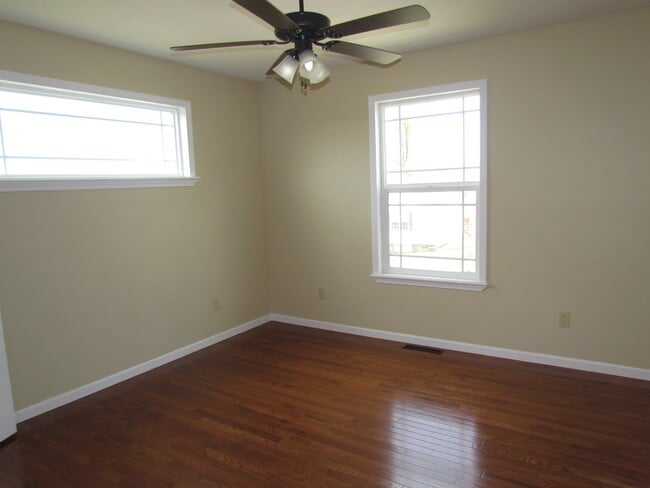 Building Photo - Available 6/14