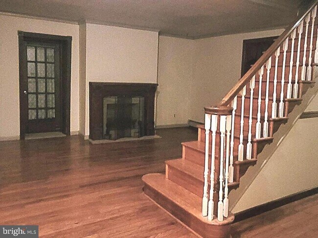 Building Photo - 1620 W Main St