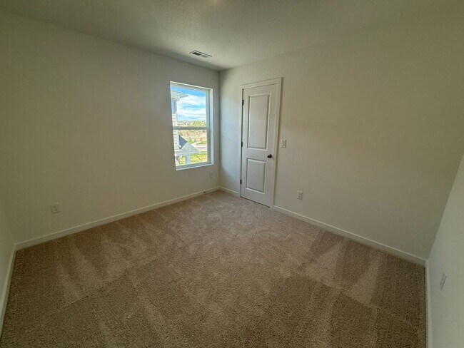 Building Photo - 6326 Laud Pt