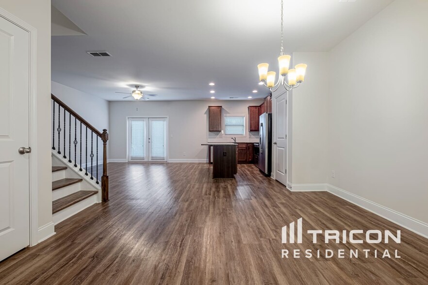 Building Photo - 1492 Silver Charm Ln