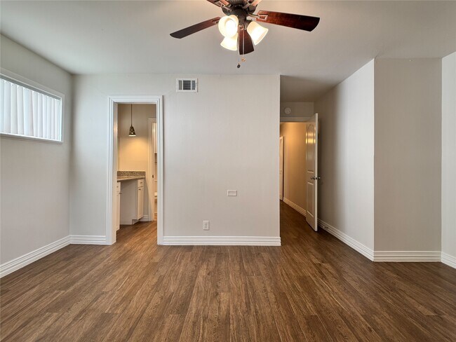 Building Photo - 5139 Indigo St