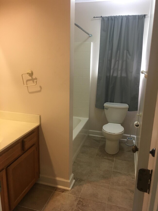 Building Photo - 8457 Battle Forest Dr