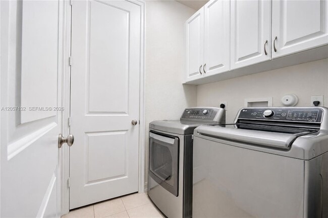 Building Photo - 13005 Riverwalk Cir N