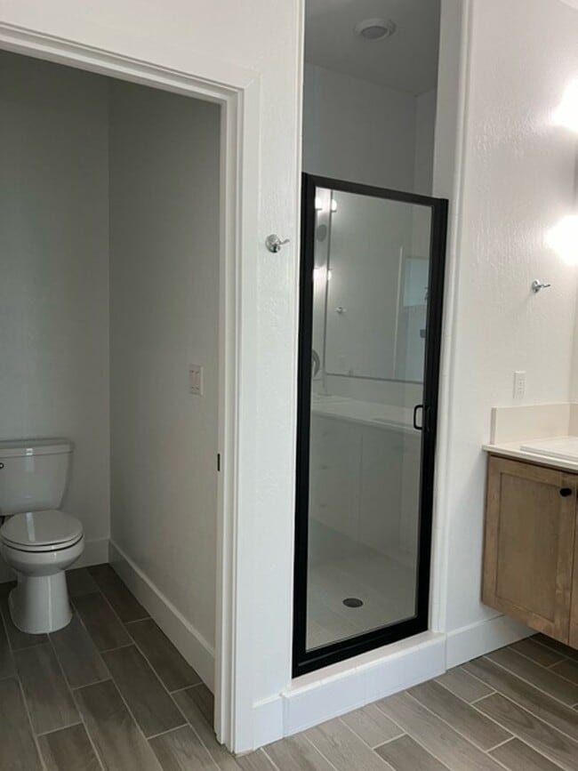 Building Photo - Beautiful Newer 3 Bedrooms 2.5 Baths Home with SOLAR!!!