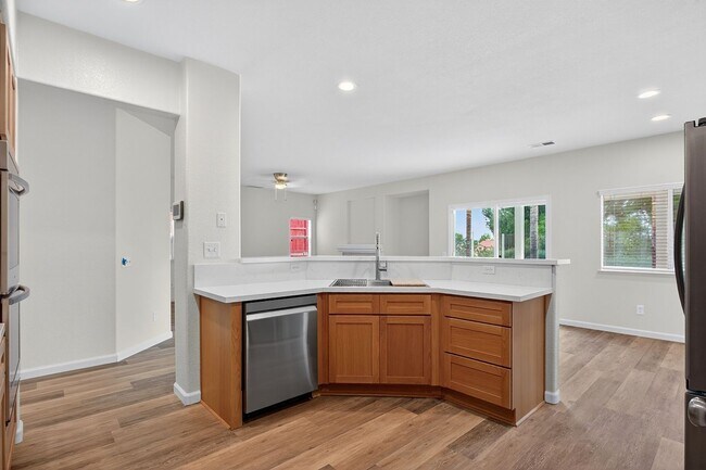 Building Photo - Most Desireable Neighborhood in Temecula  Eastridge by Redhawk