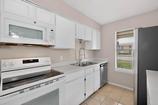 Building Photo - 913 W Rochelle Rd