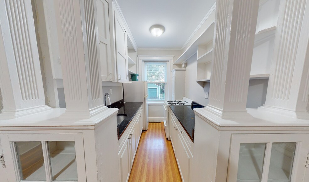 Primary Photo - 1 Gray St
