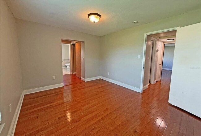 Building Photo - 4605 S Grady Ave