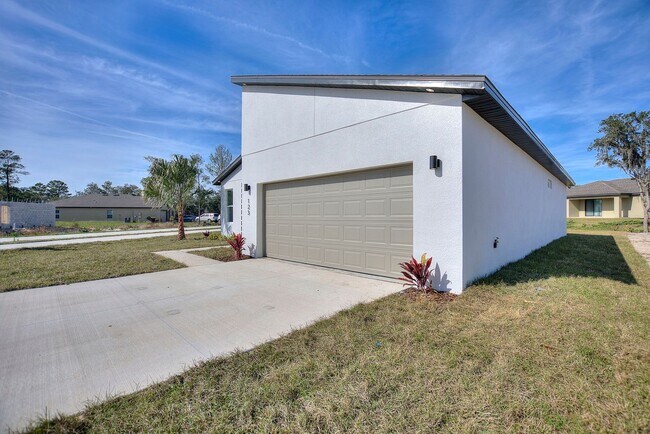 Building Photo - Deposit-Free! Modern, energy efficient hom...