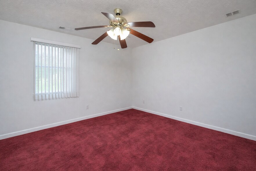 Building Photo - 5666 La Fleur Trl