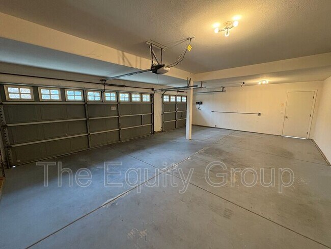 Building Photo - 2650 S Peppertree St