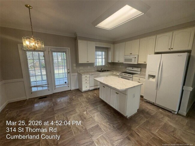 Building Photo - 314 St Thomas Rd